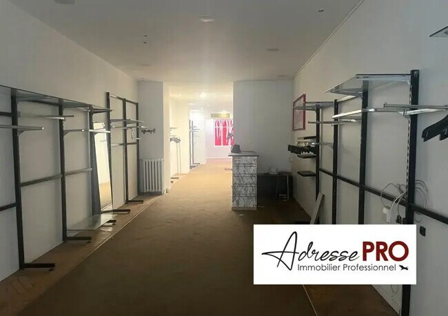 Plus de détails pour Local commercial à vendre