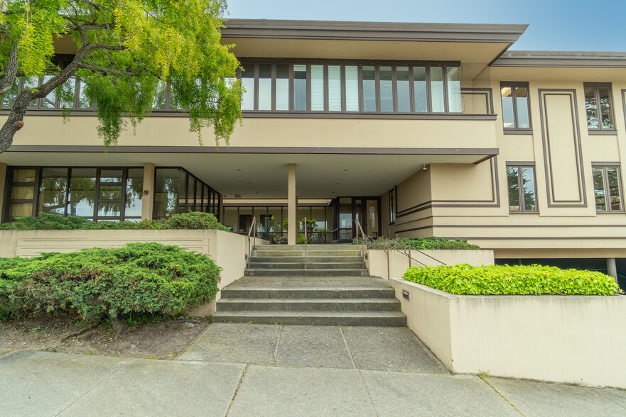400 Camino Aguajito, Monterey, CA à louer - Photo de l’immeuble – Image 2 sur 32