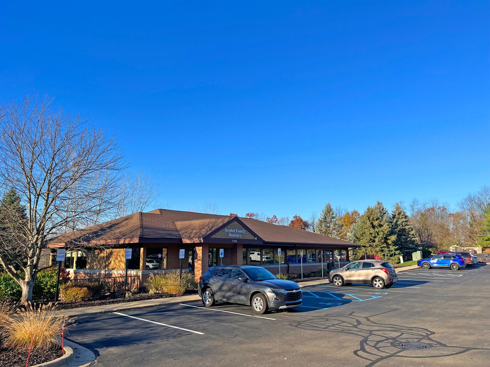 5380 Cascade Rd SE, Grand Rapids, MI à louer Photo de l’immeuble– Image 1 sur 9