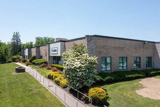 Plus de détails pour 60 Plant Ave, Hauppauge, NY - Industriel/Logistique à louer