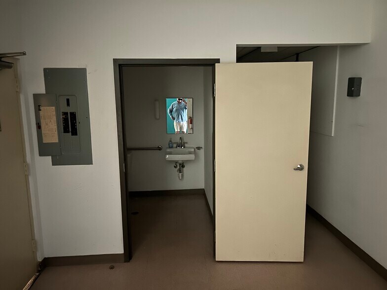 306 Patrick Street Plz, Charleston, WV à louer - Photo de l’immeuble – Image 3 sur 3