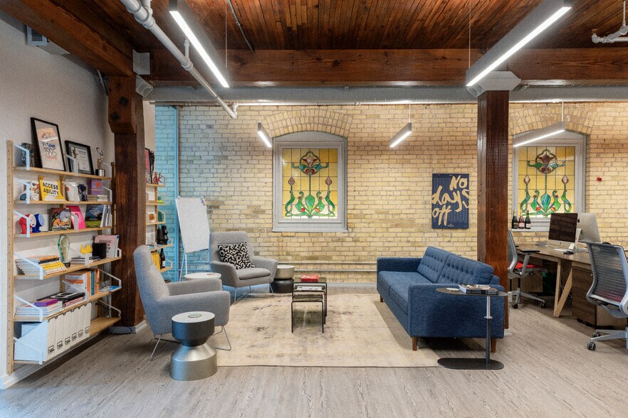 18 Gloucester Ln, Toronto, ON à vendre - Photo intérieure – Image 3 sur 11