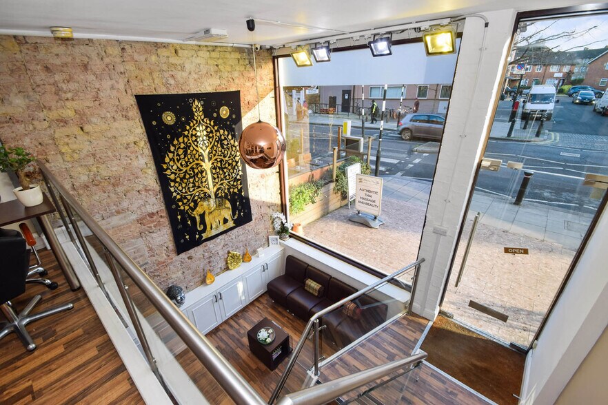 118 Wandsworth Bridge Rd, Londres à vendre - Photo intérieure – Image 3 sur 4