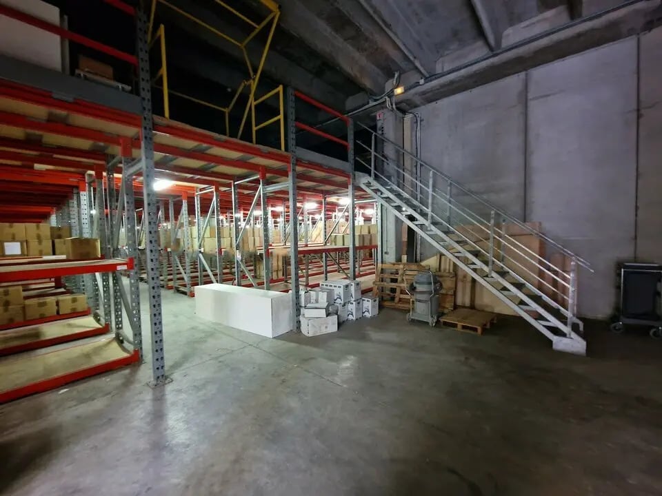 Industriel/Logistique dans Vallauris à louer Photo intérieure– Image 1 sur 11