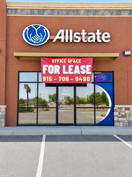 2114 N Zaragoza Rd, El Paso, TX à louer - Photo de l’immeuble – Image 1 sur 10