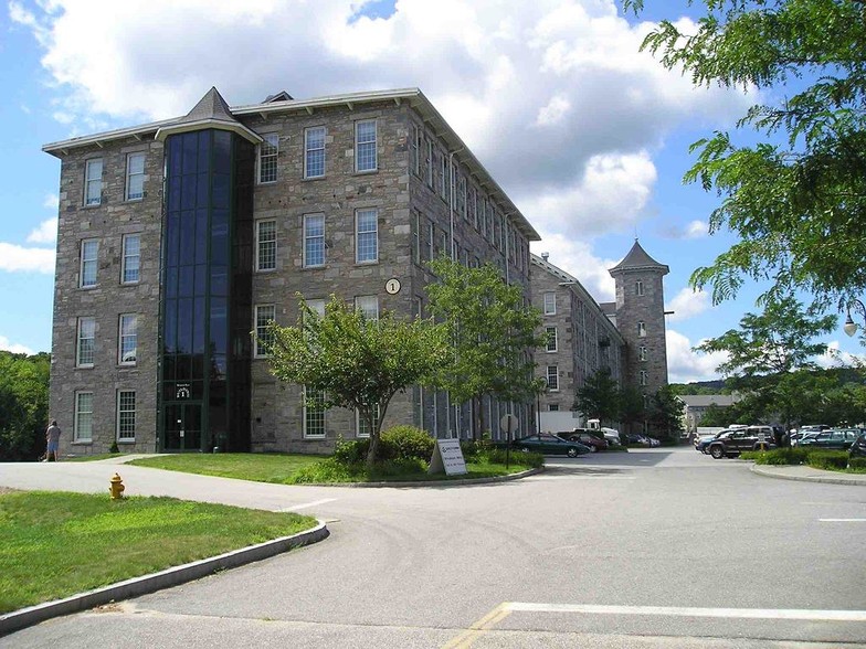 322 Main St, Willimantic, CT à louer - Photo principale – Image 1 sur 3