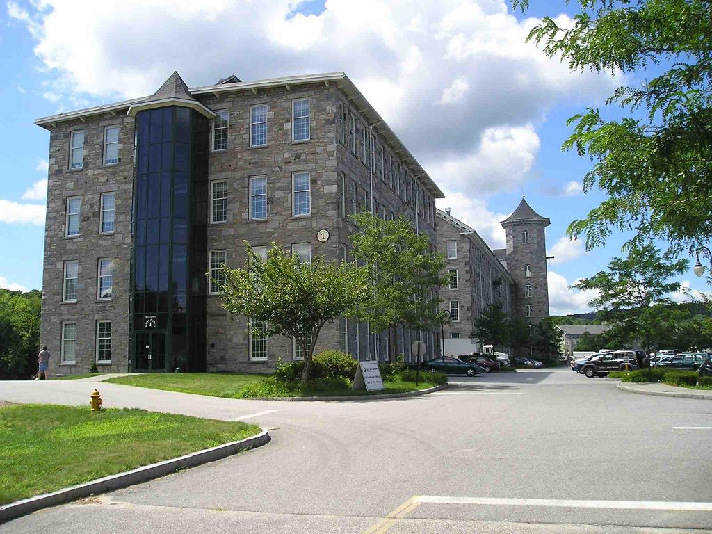 322 Main St, Willimantic, CT à louer Photo principale– Image 1 sur 4