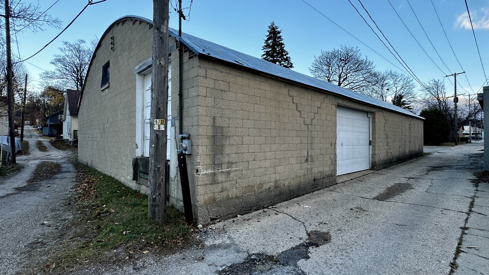115 1/2 E Nelson St, Cadillac, MI à vendre - Photo de l’immeuble – Image 3 sur 8