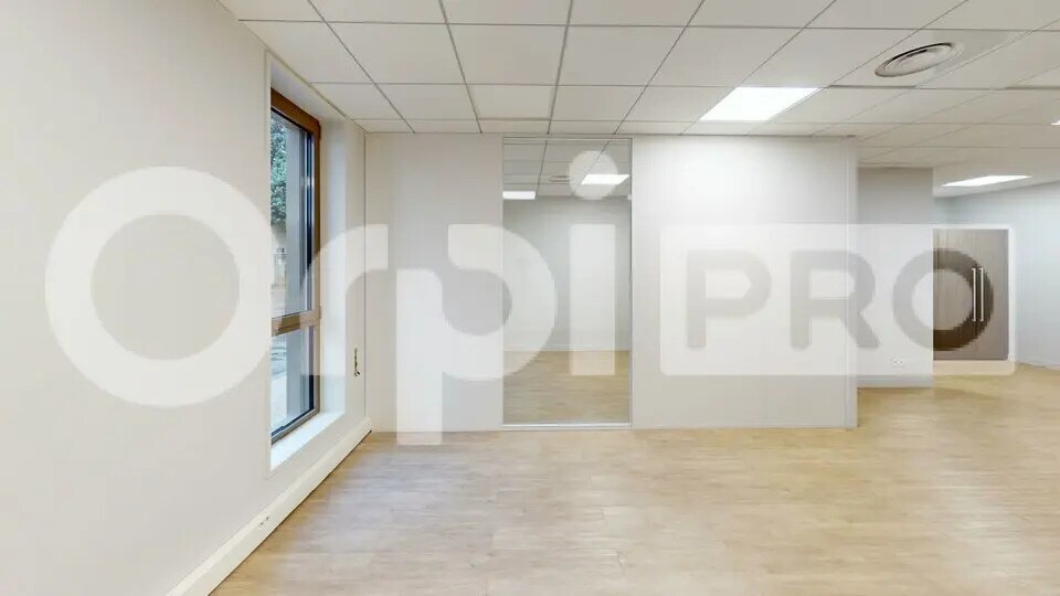 Bureau dans Neuville-sur-Saône à louer - Photo de l’immeuble – Image 3 sur 5