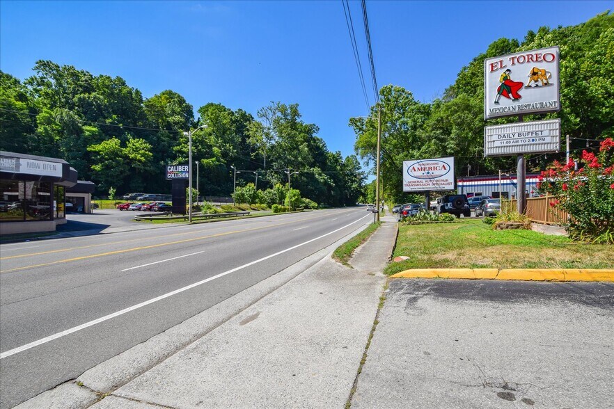3133 Franklin Rd SW, Roanoke, VA à louer - Autre – Image 3 sur 35