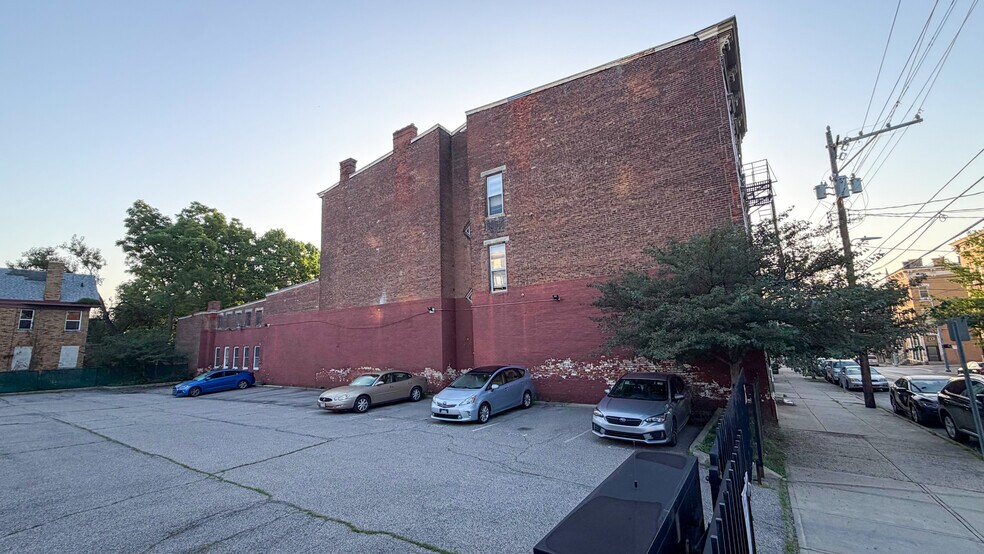 24 E University Ave, Cincinnati, OH à vendre - Photo de l’immeuble – Image 3 sur 64