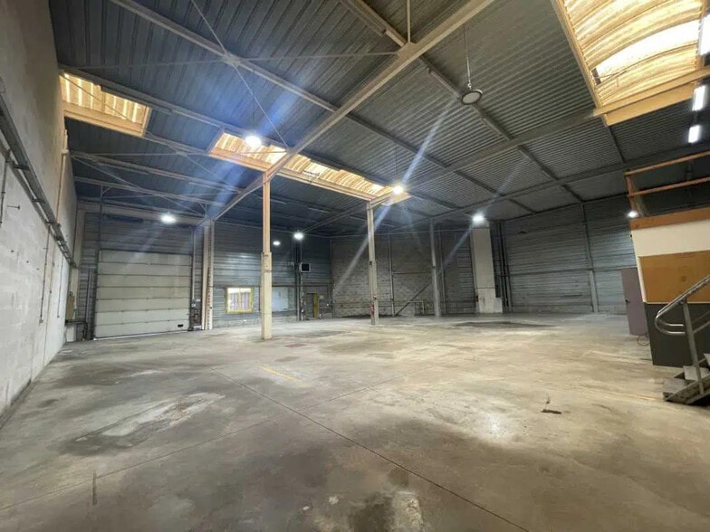 Local d’activités dans Noisy-le-Sec à louer - Photo intérieure – Image 2 sur 8