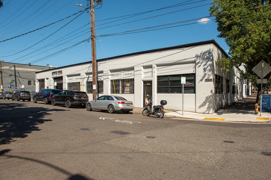 1631 SW Jefferson St, Portland, OR à louer - Photo de l’immeuble – Image 2 sur 8