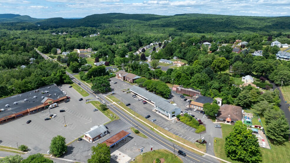 45 Chamberlain Hwy, Berlin, CT à louer - Photo de l’immeuble – Image 1 sur 10