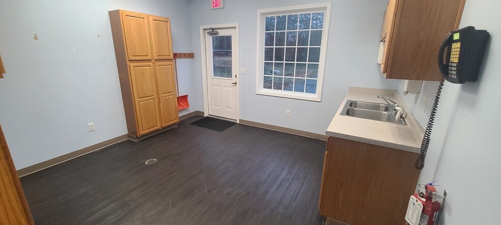 1289 M-89, Otsego, MI à louer - Photo intérieure – Image 2 sur 7