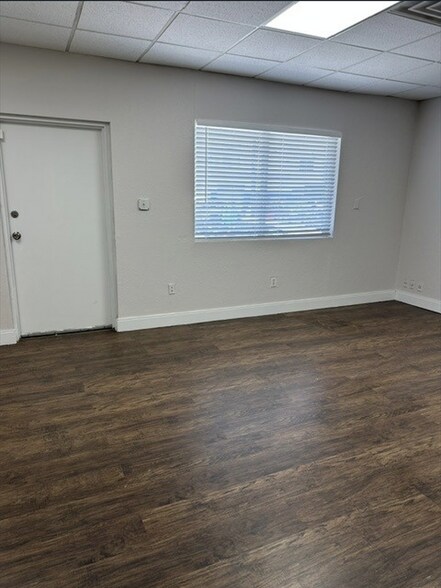 4763 E 11th Ave, Hialeah, FL à louer - Photo intérieure – Image 3 sur 8