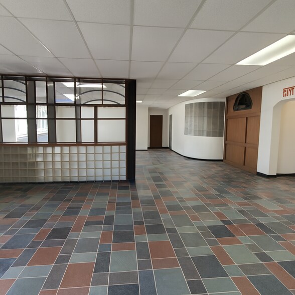 1704 NW 6th St, Oklahoma City, OK à vendre - Photo de l’immeuble – Image 3 sur 20