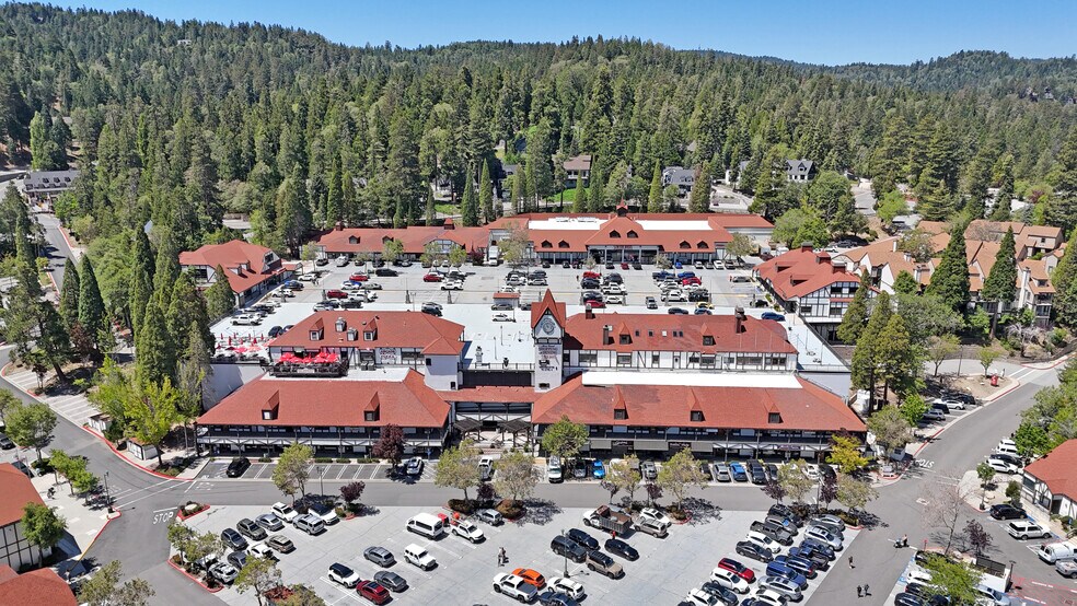 28200 Hwy 189, Lake Arrowhead, CA à louer - Photo de l’immeuble – Image 3 sur 50