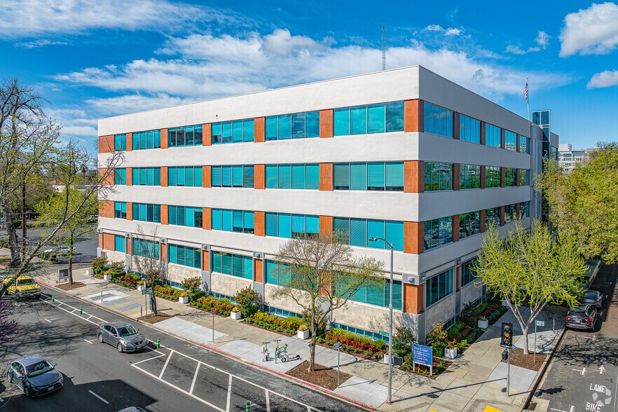 2020 L St, Sacramento, CA à louer - Photo de l’immeuble – Image 1 sur 10