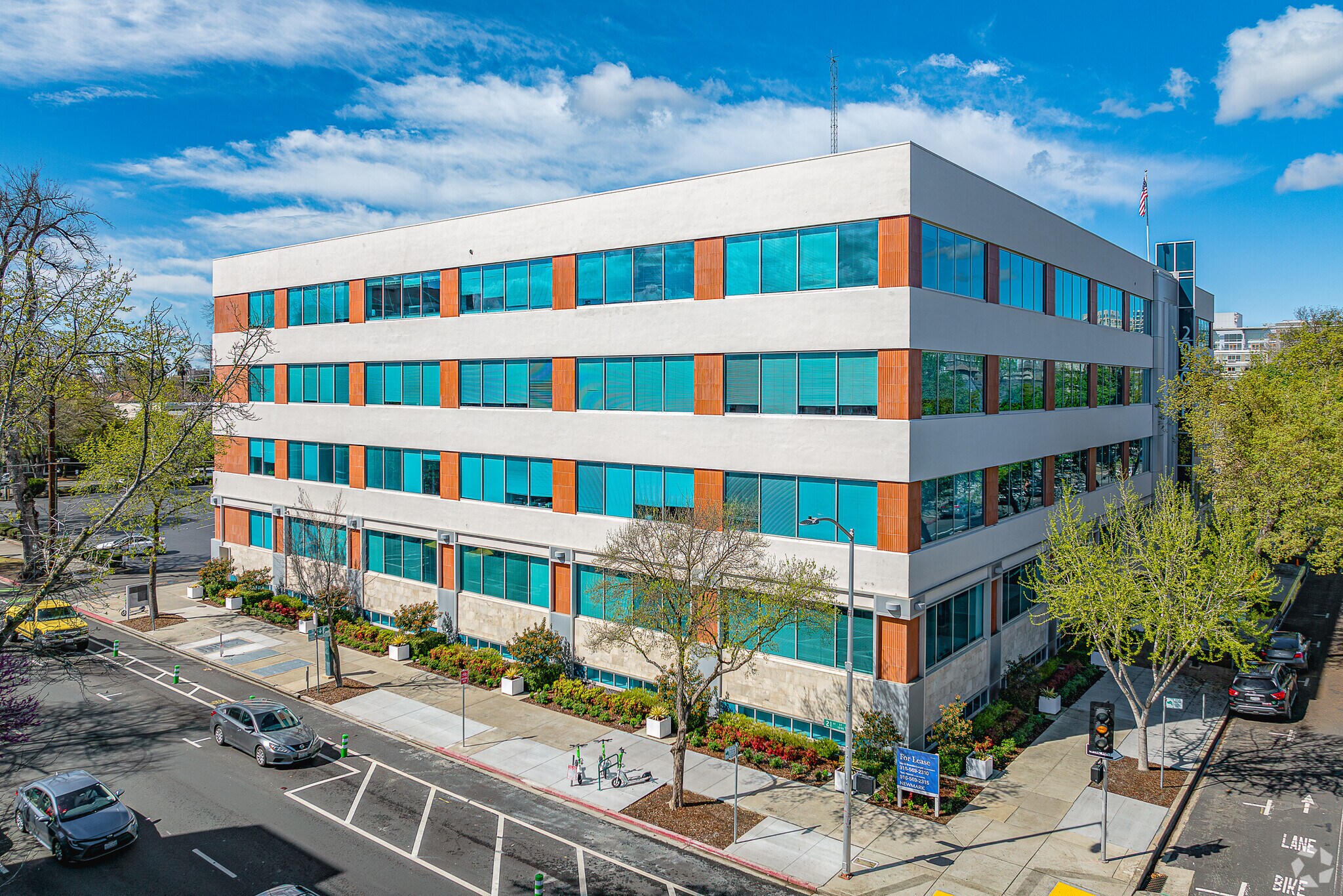 2020 L St, Sacramento, CA à louer Photo de l’immeuble– Image 1 sur 11