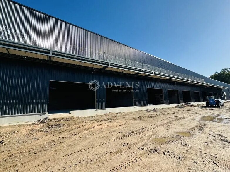 Local d'activités dans Haguenau à vendre - Photo de l’immeuble – Image 2 sur 11