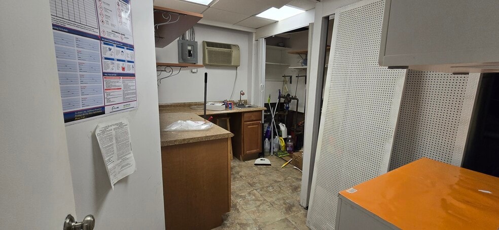 3232 Francis Lewis Blvd, Flushing, NY à louer - Photo de l’immeuble – Image 2 sur 14