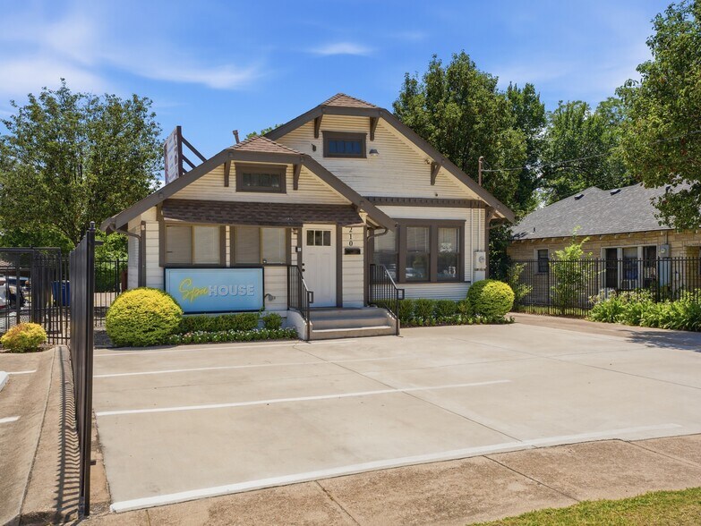210 W Pembroke Ave, Dallas, TX à louer - Photo de l’immeuble – Image 2 sur 21
