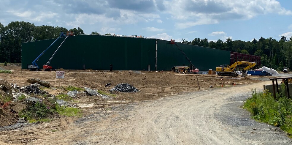 10 Stonebreak Rd, Malta, NY à louer - Photo de la construction – Image 2 sur 8