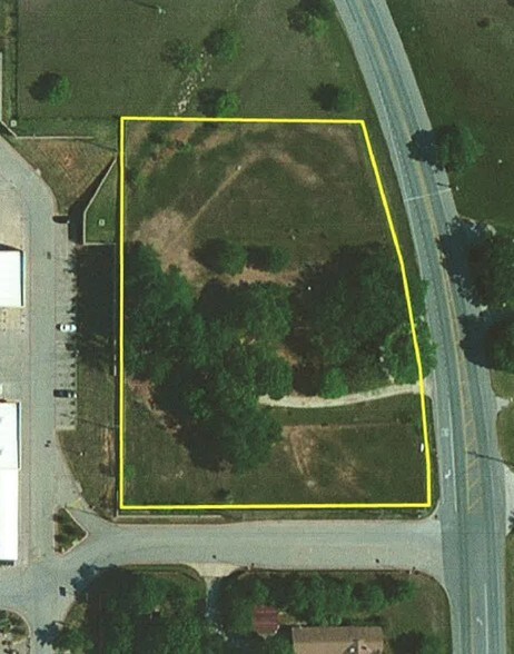 1811 N Grand Ave, Gainesville, TX à vendre - Photo principale – Image 2 sur 3