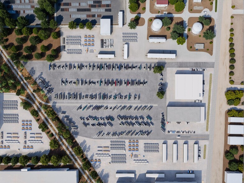 647 N WW White Rd, San Antonio, TX à louer - Photo de l’immeuble – Image 2 sur 3