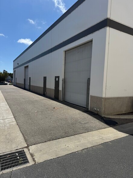 1980 Goodyear Ave, Ventura, CA à louer - Photo de l’immeuble – Image 2 sur 14