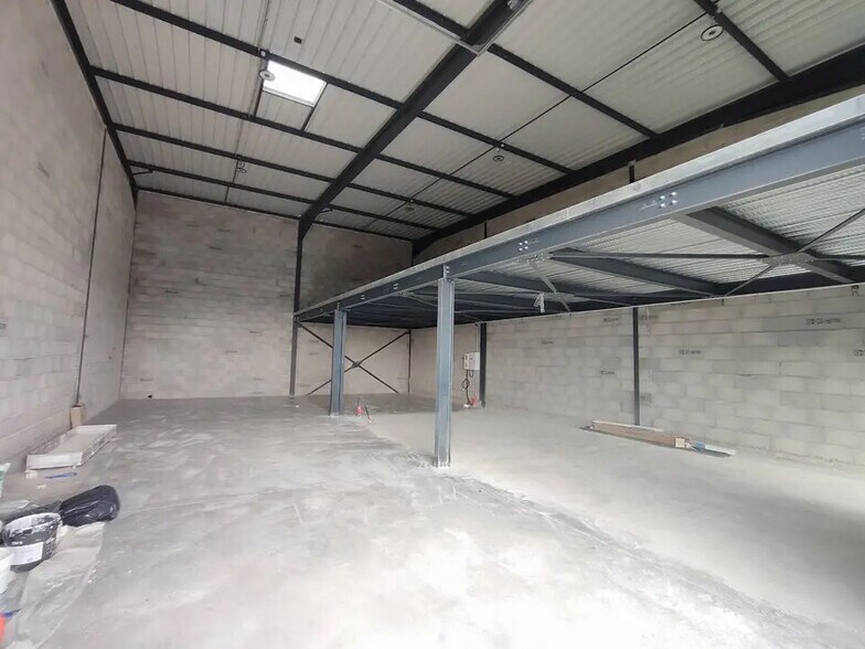 Local d'activités dans Villette-d'Anthon à vendre - Photo intérieure – Image 3 sur 9