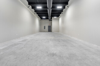 7241 Lawndale St, Houston, TX à louer Photo de l’immeuble– Image 2 sur 6