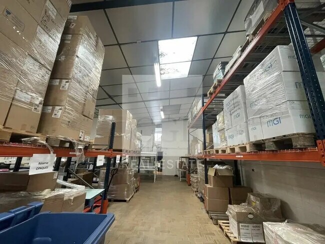 Plus de détails pour Industriel/Logistique à louer