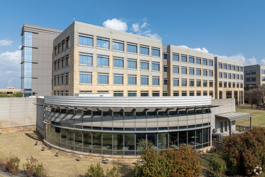 3150 Sabre Dr, Southlake, TX à louer - Photo de l’immeuble – Image 1 sur 10