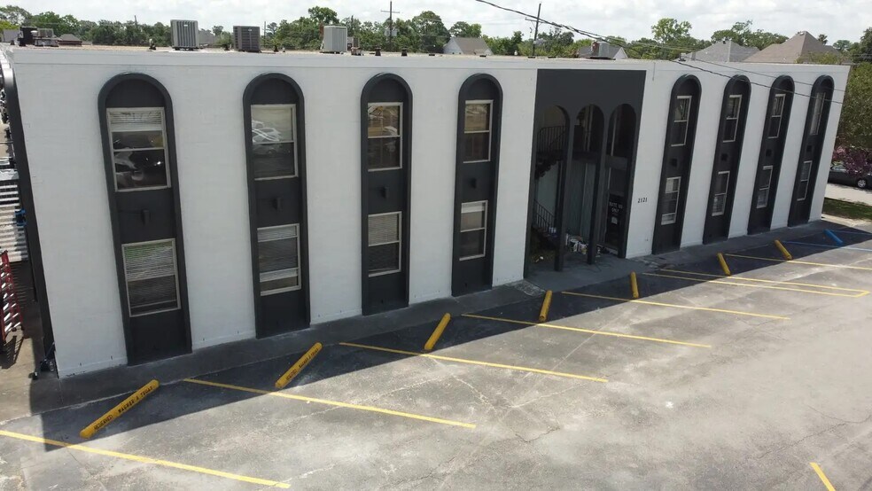 2121 N Causeway Blvd, Metairie, LA à louer - Photo de l’immeuble – Image 2 sur 6