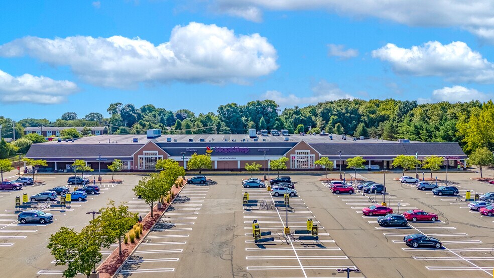 827 Bridgeport Ave, Milford, CT à louer - Photo de l’immeuble – Image 3 sur 6