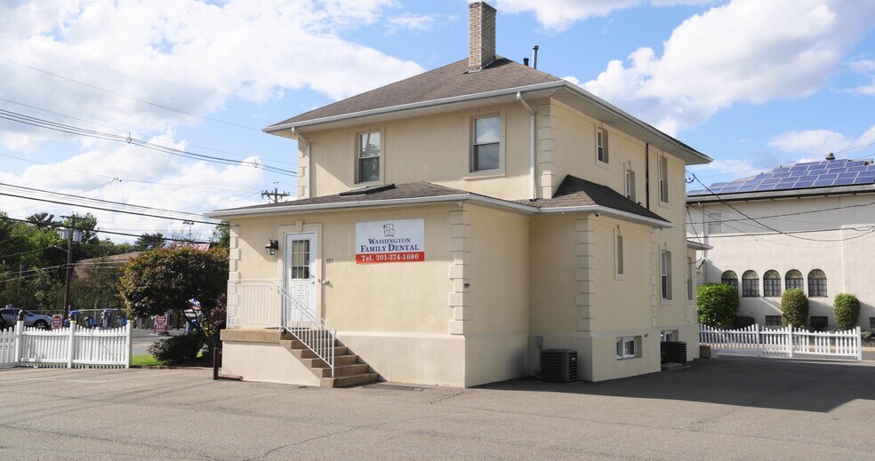 197 S Washington Ave, Bergenfield, NJ à vendre - Vidéo sur l’annonce professionnelle – Image 2 sur 37