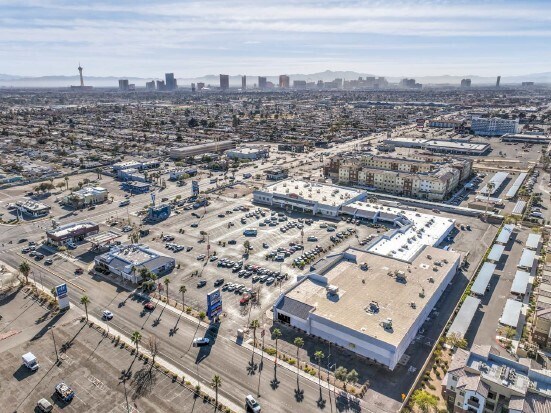 310-398 S Decatur Blvd, Las Vegas, NV à louer - Photo de l’immeuble – Image 3 sur 6