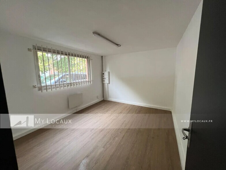 Local d’activités dans SAINT-OUEN-L'AUMONE à louer - Photo intérieure – Image 3 sur 6