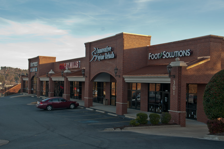 301-303 S Bowman Rd, Little Rock, AR à louer - Photo de l’immeuble – Image 3 sur 6