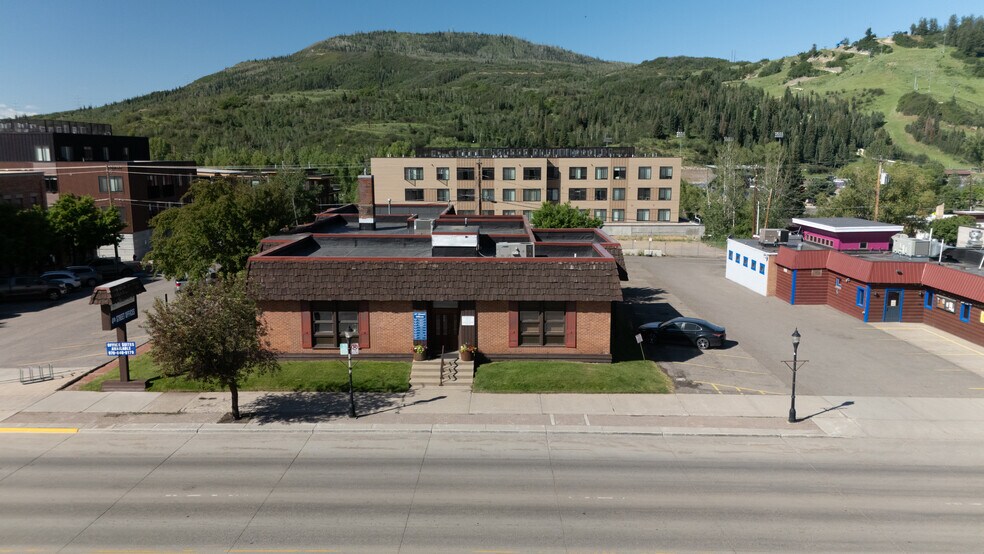 401 Lincoln Ave, Steamboat Springs, CO à vendre - Photo de l’immeuble – Image 3 sur 17