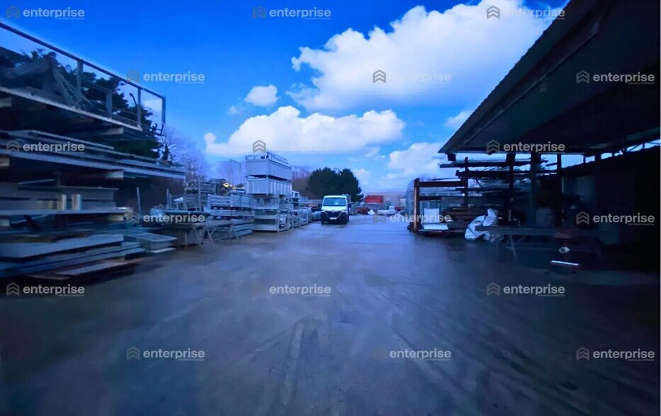 Local d'activités dans Chambly à vendre - Photo de l’immeuble – Image 3 sur 3