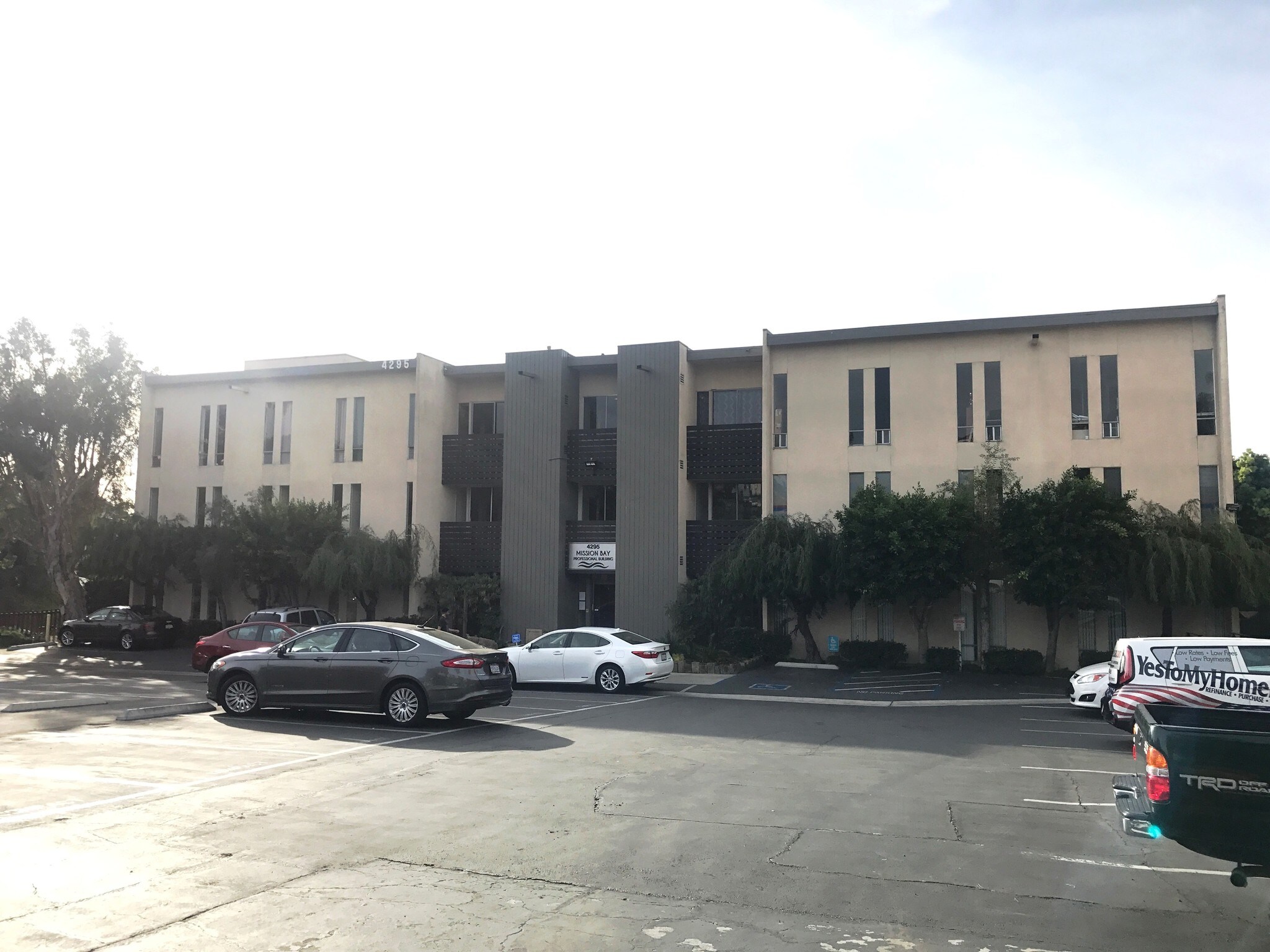 4295 Gesner St, San Diego, CA à louer Photo de l’immeuble– Image 1 sur 5