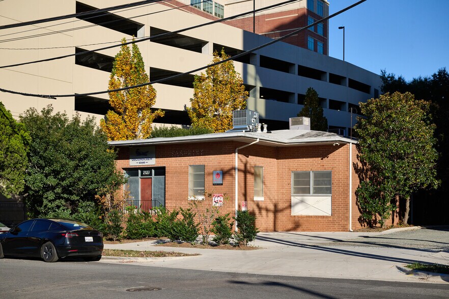 2127 Hawkins St, Charlotte, NC à louer - Photo de l’immeuble – Image 1 sur 2