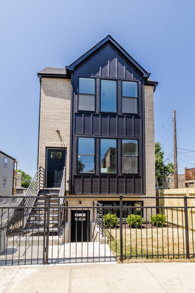 544 Lawndale ave, Chicago, IL à vendre - Photo de l’immeuble – Image 1 sur 34