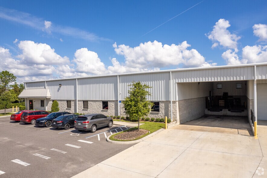 644 Trestle Pt, Sanford, FL à louer - Photo de l’immeuble – Image 3 sur 4