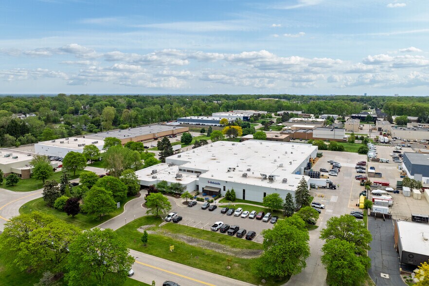 2700 Product Dr, Rochester Hills, MI à louer - Photo de l’immeuble – Image 1 sur 6