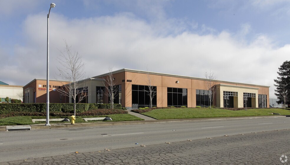800 Lindberg Ln, Petaluma, CA à louer - Photo principale – Image 1 sur 12