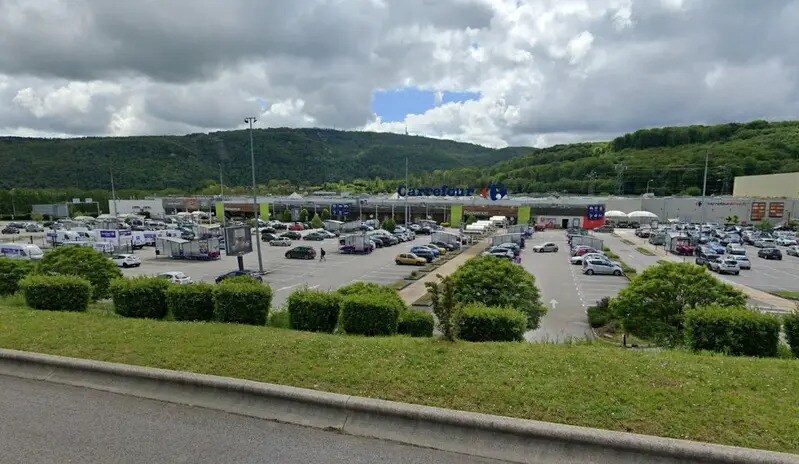 Local commercial dans Chalezeule à louer Photo de l’immeuble– Image 1 sur 4